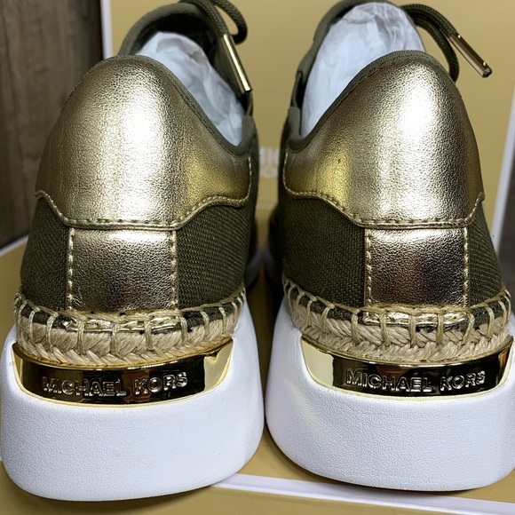 🛍MICHAEL Finch Canvas and Leather Lace-Up Sneaker - Picture 6 of 8